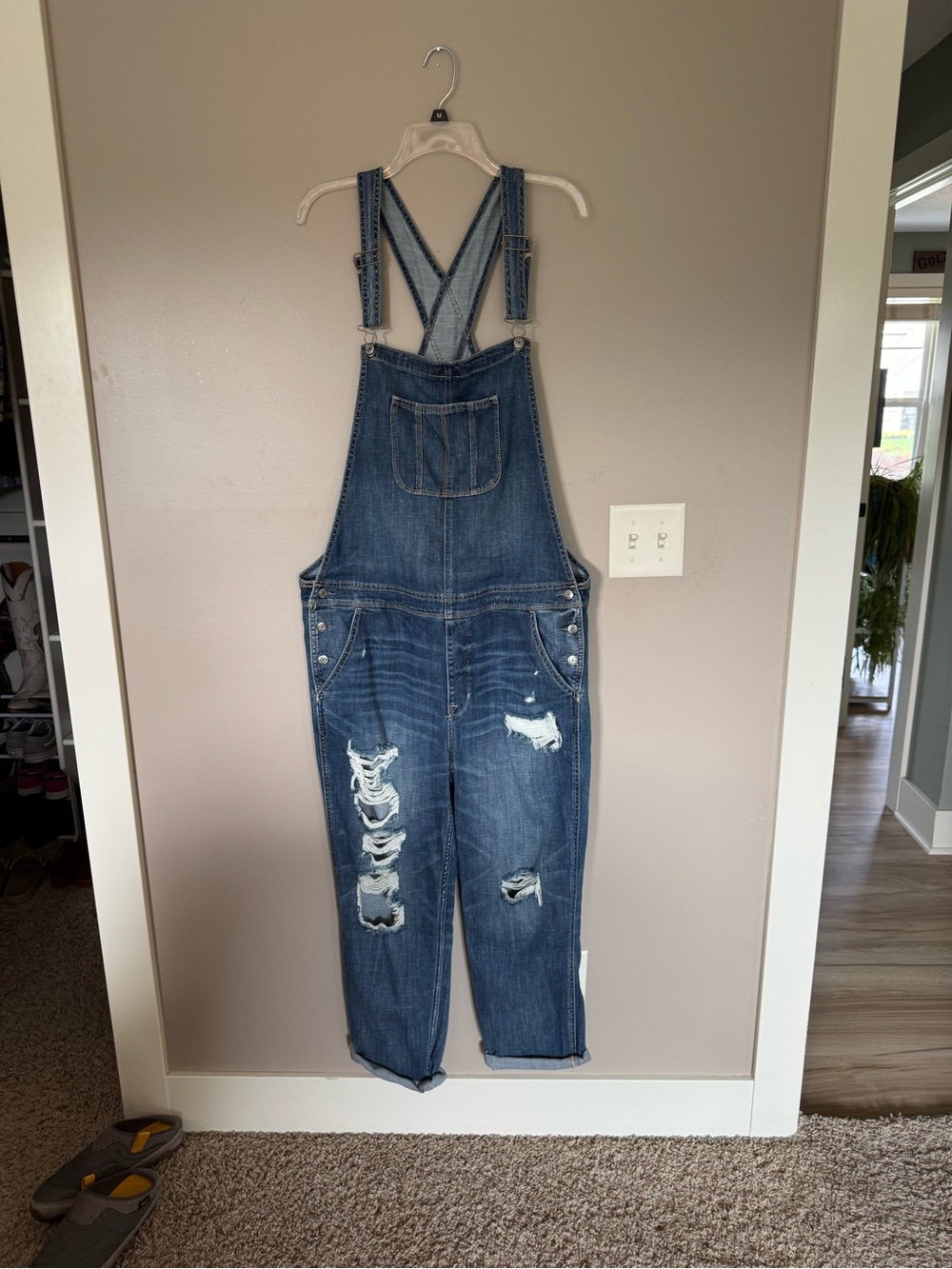 American Eagle Outfitters Distressed Blue Denim Women’s Overalls Never Worn